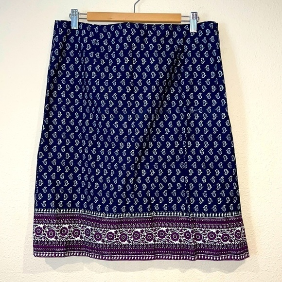 G.H. Bass & Co. Dresses & Skirts - Women’s BASS cotton business casual classic paisley graphic side zip skirt sz 12